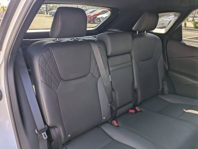 Used 2024 Lexus RX 350 FWD w/ Technology Package image 32