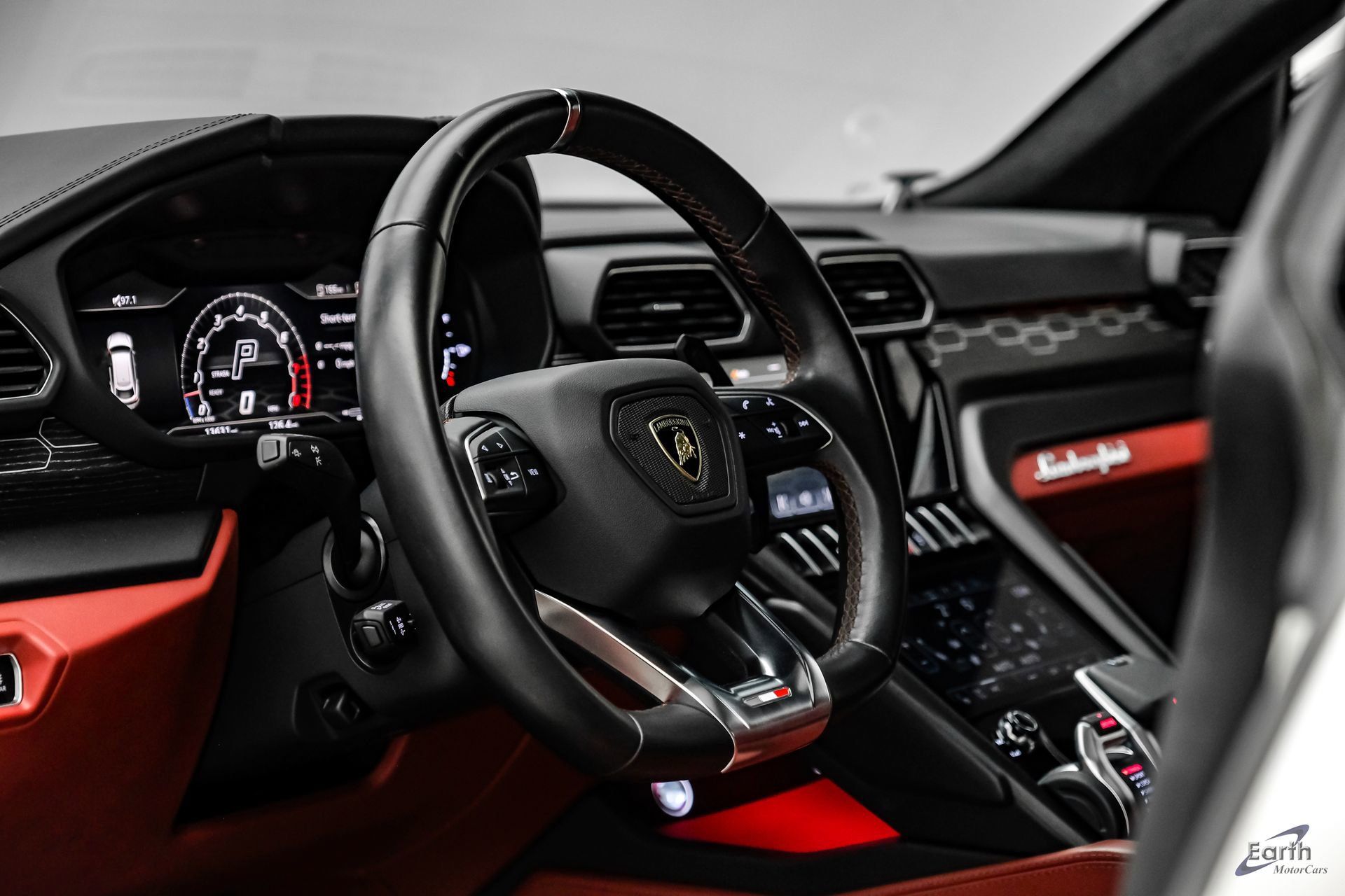 Used 2022 Lamborghini Urus AWD/4WD image 46