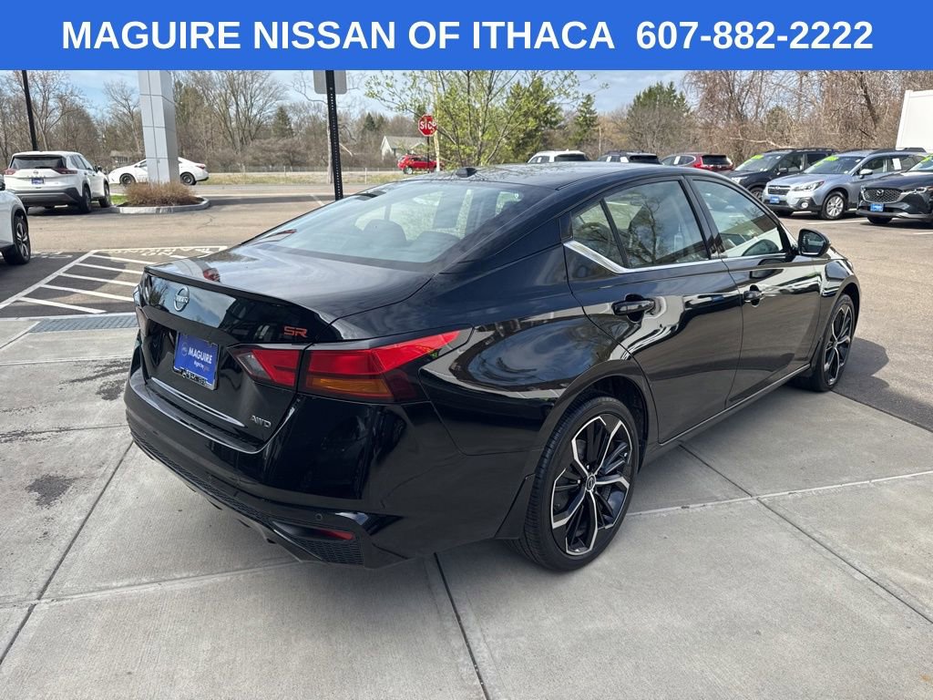 Used 2025 Nissan Altima 2.5 SR AWD/4WD image 5