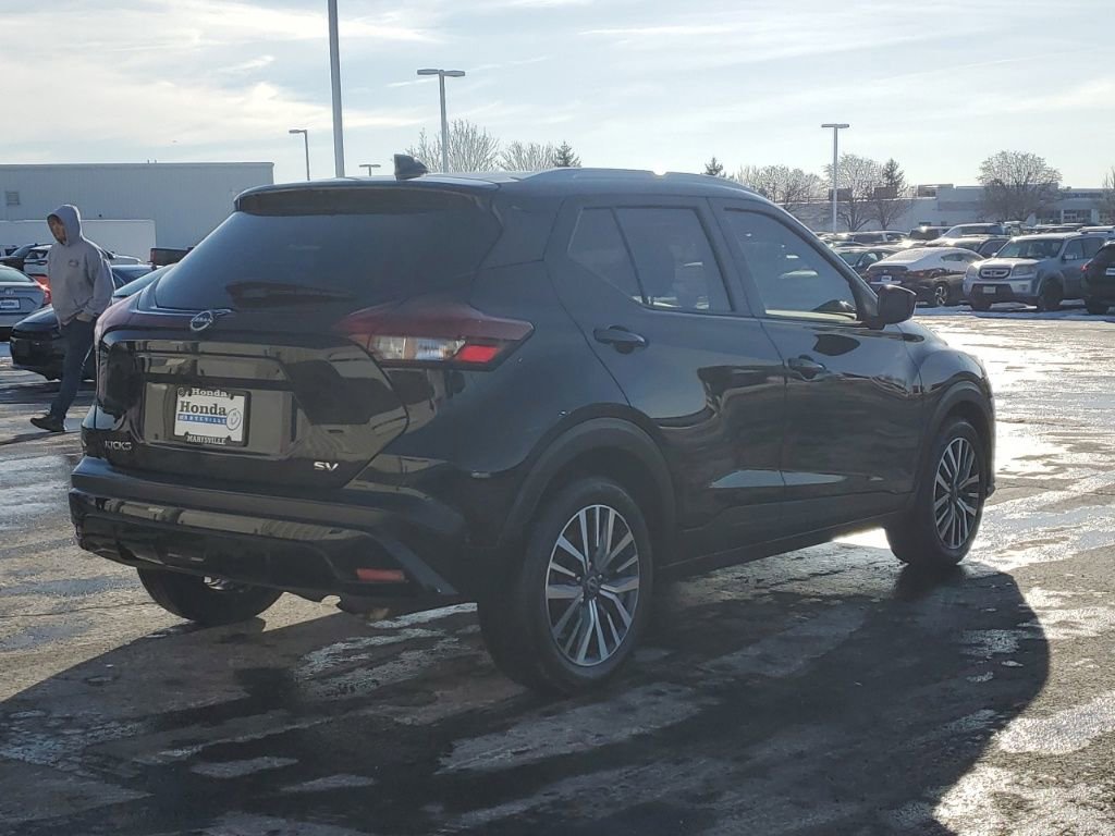 Used 2022 Nissan Kicks SV image 7