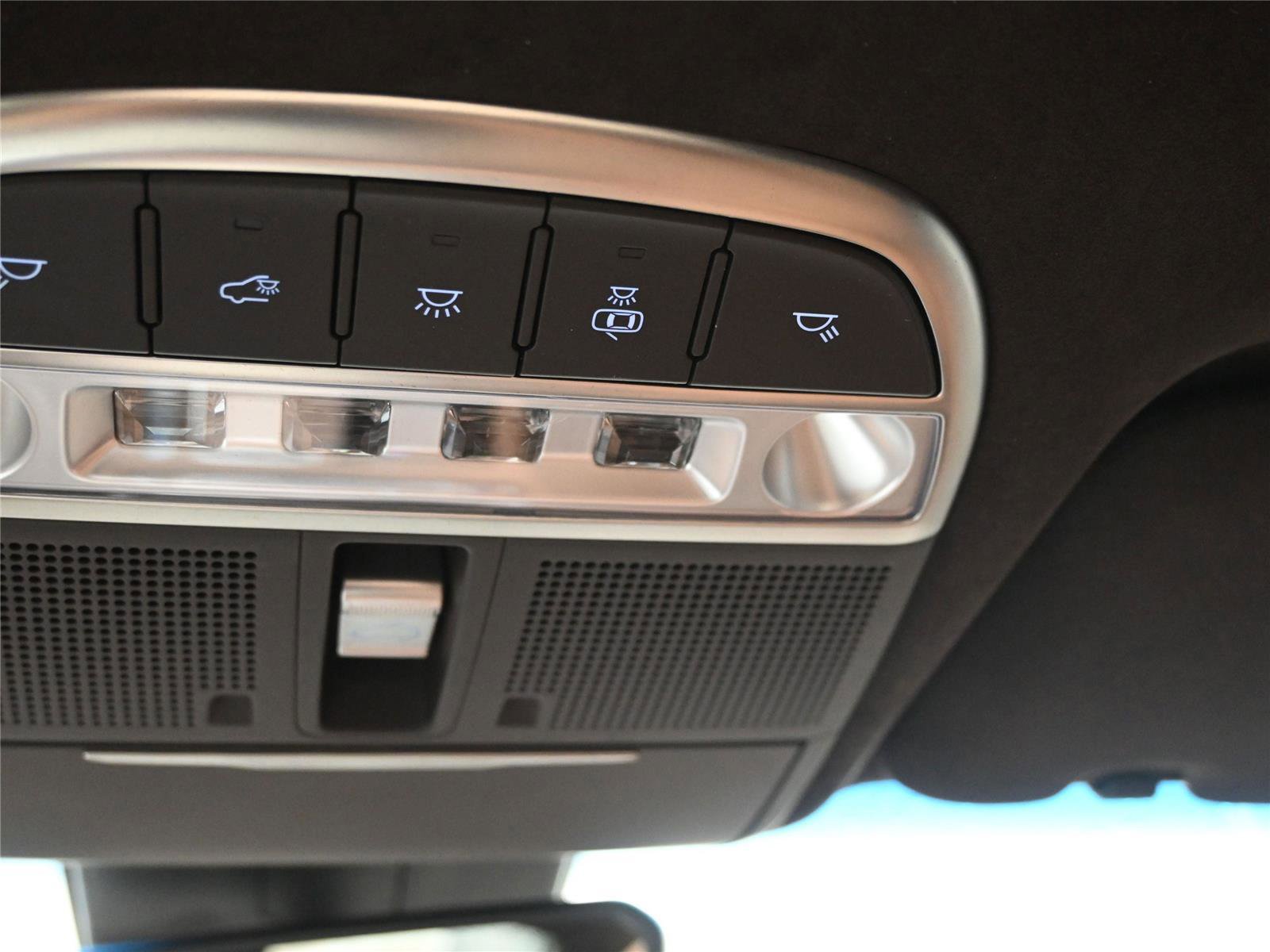 Used 2021 Genesis G90 3.3T Premium image 22