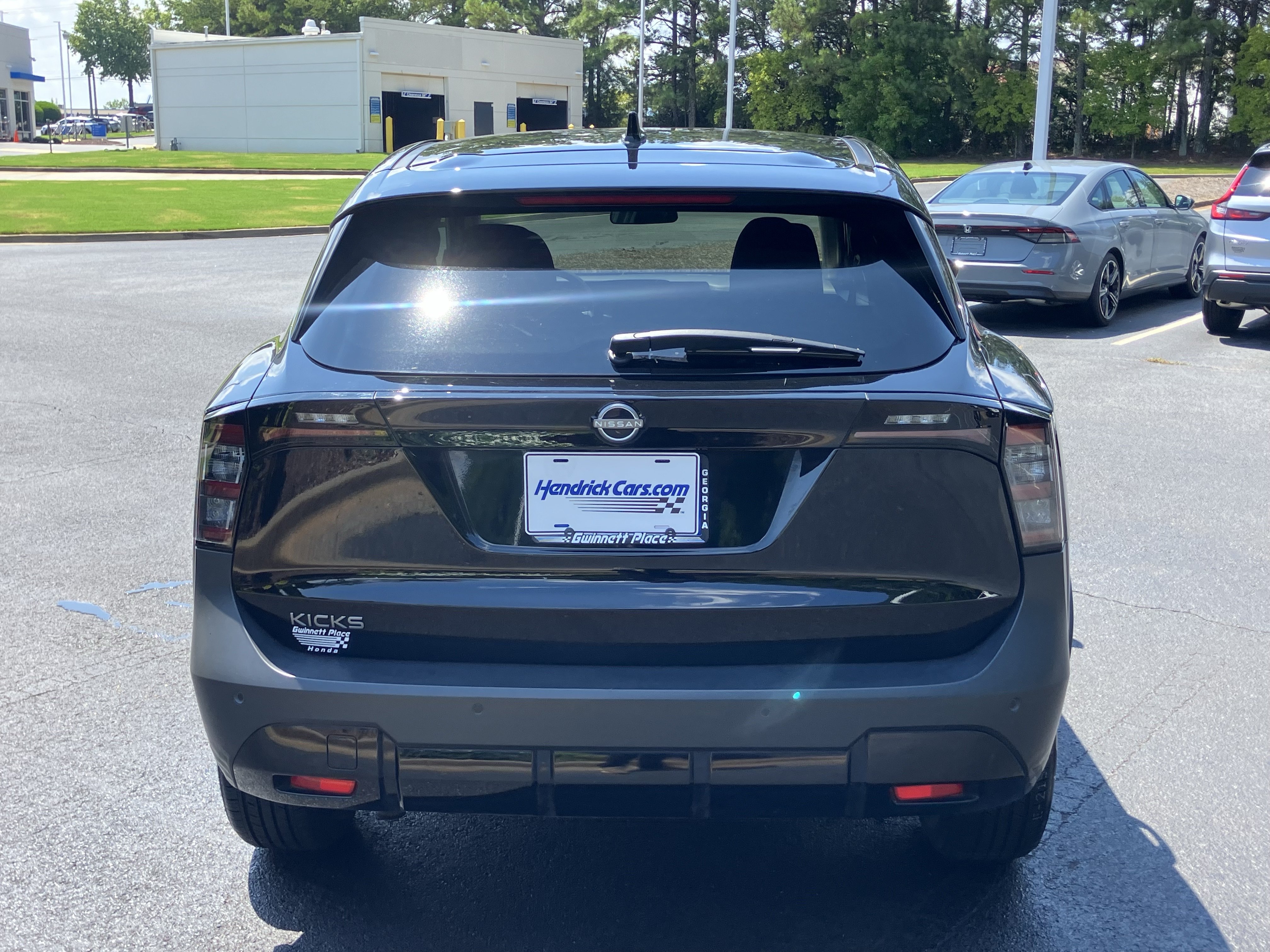 Used 2025 Nissan Kicks SV FWD image 9