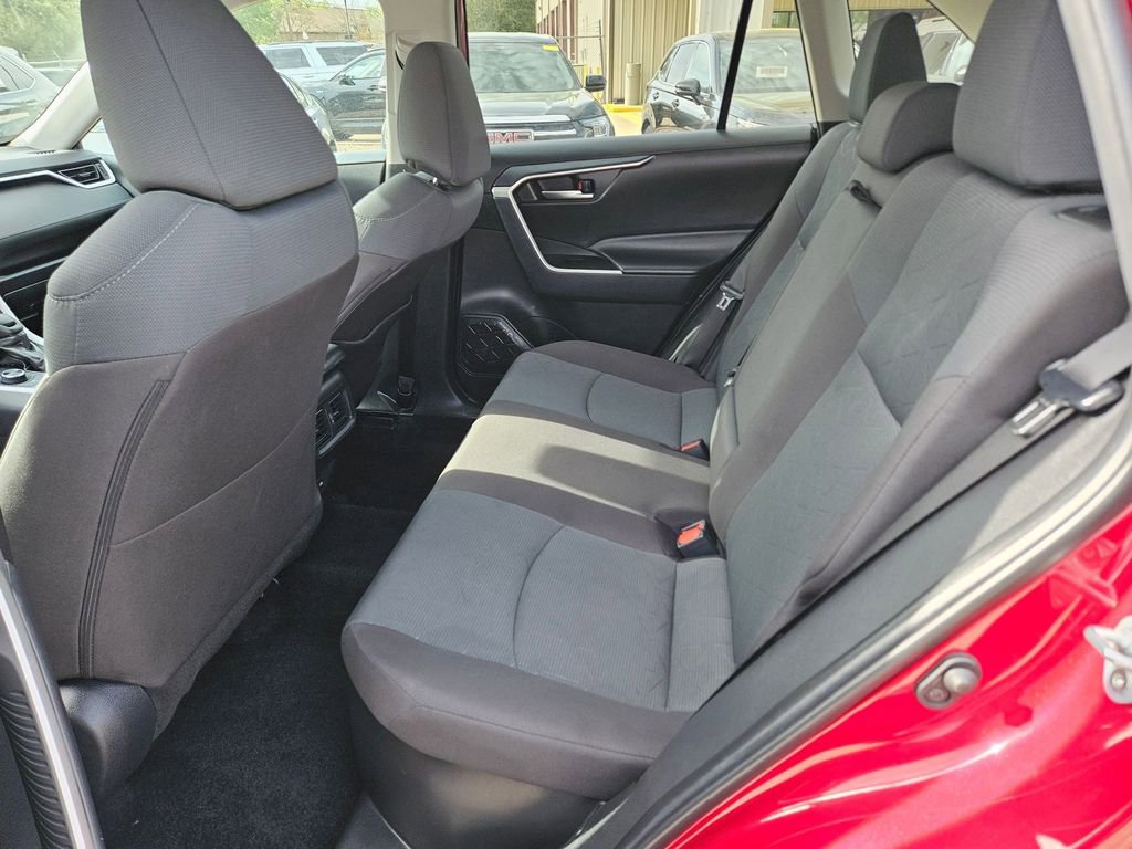 Used 2025 Toyota RAV4 XLE image 27