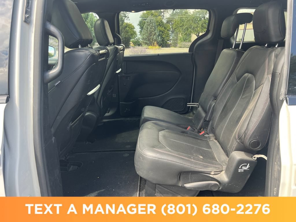 Used 2019 Chrysler Pacifica Touring-L FWD image 14