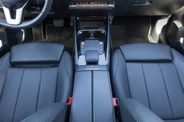 Used 2021 Mercedes-Benz GLB 250 image 27