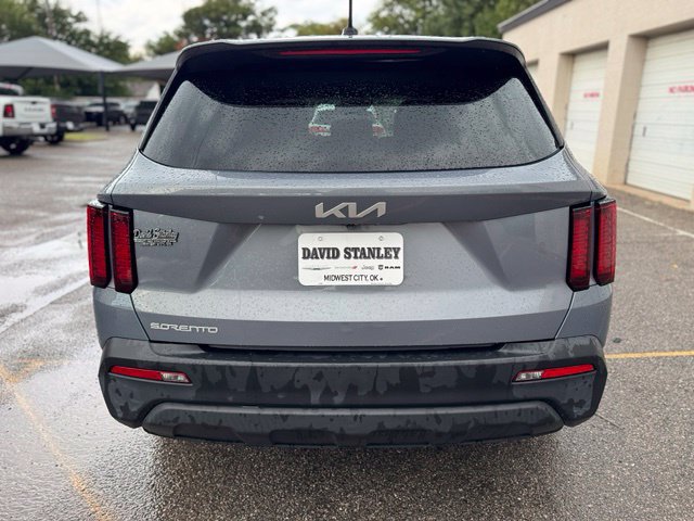 Used 2023 Kia Sorento LX FWD image 5