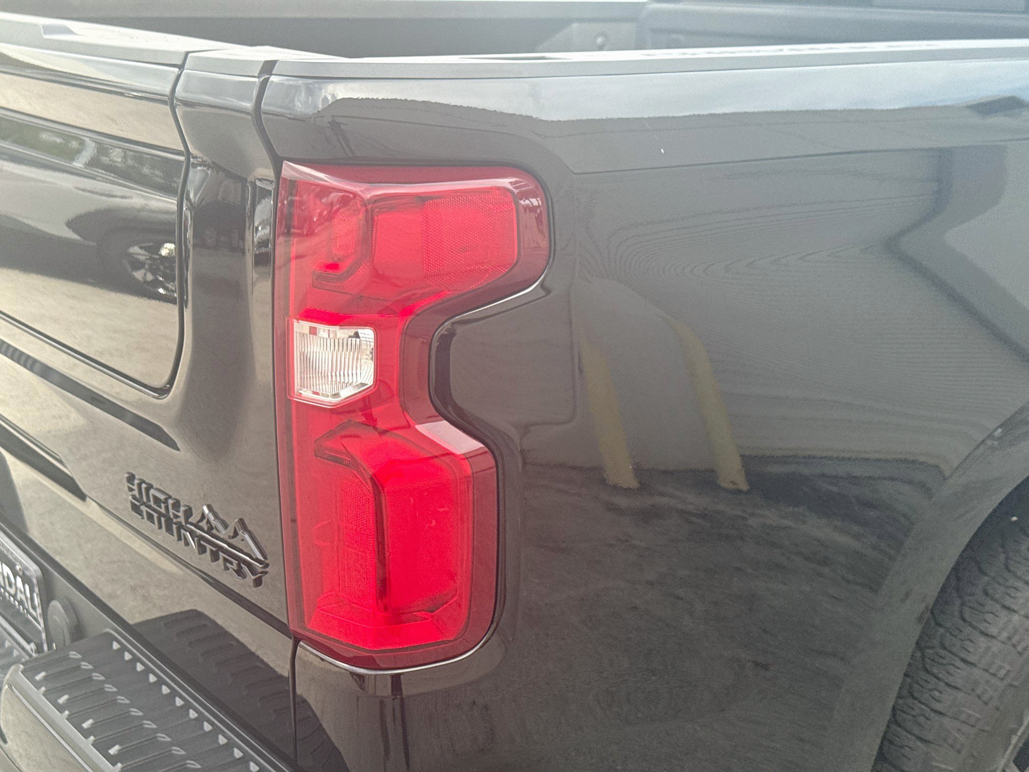Used 2024 Chevrolet Silverado 1500 High Country w/ Midnight Edition AWD/4WD image 25
