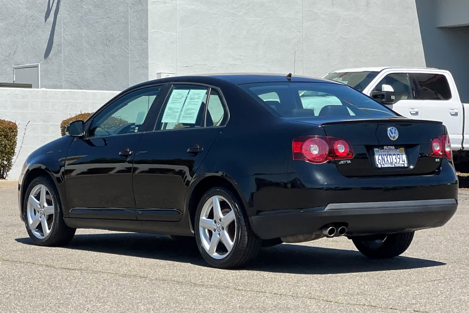 Used 2010 Volkswagen Jetta Limited Edition w/ California Edition Pkg FWD image 7