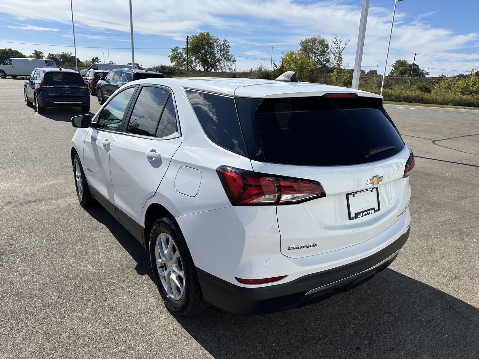 Used 2023 Chevrolet Equinox LT image 3