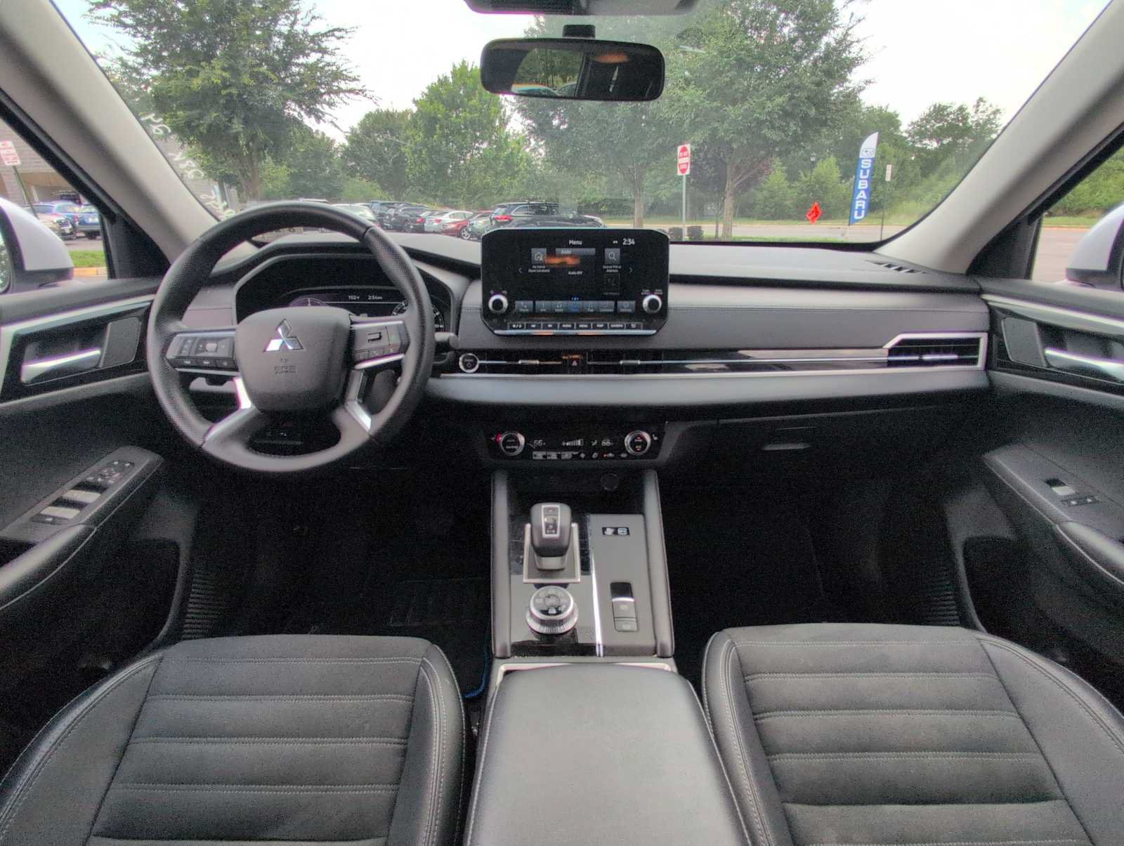 Used 2024 Mitsubishi Outlander SE AWD/4WD image 15