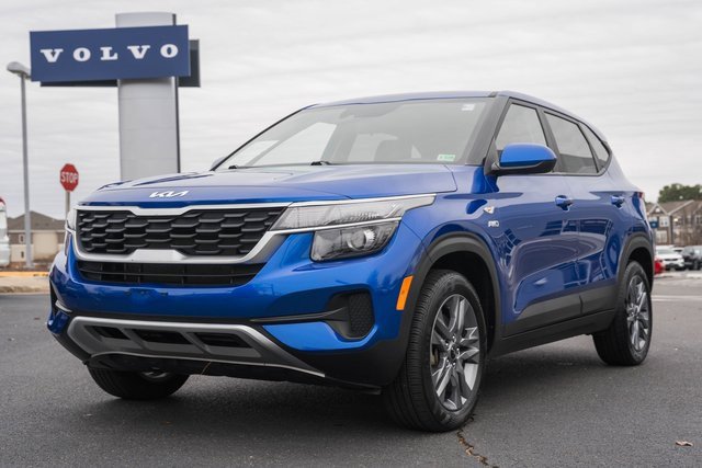 Used 2023 Kia Seltos LX image 3