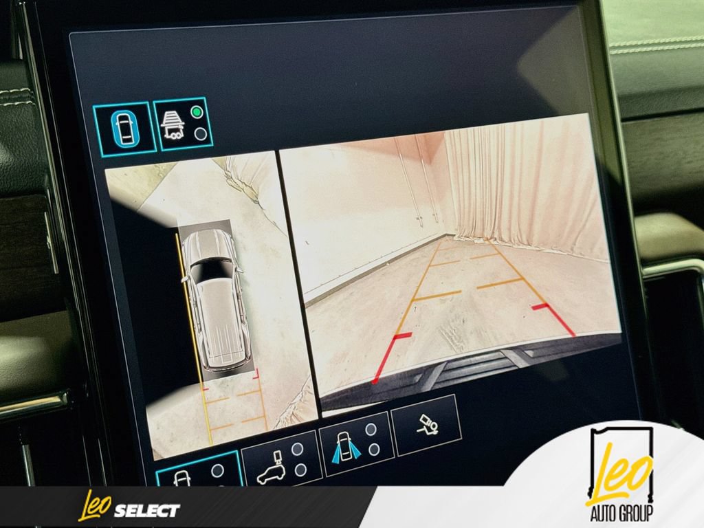 Used 2025 GMC Yukon Denali Ultimate AWD/4WD image 17