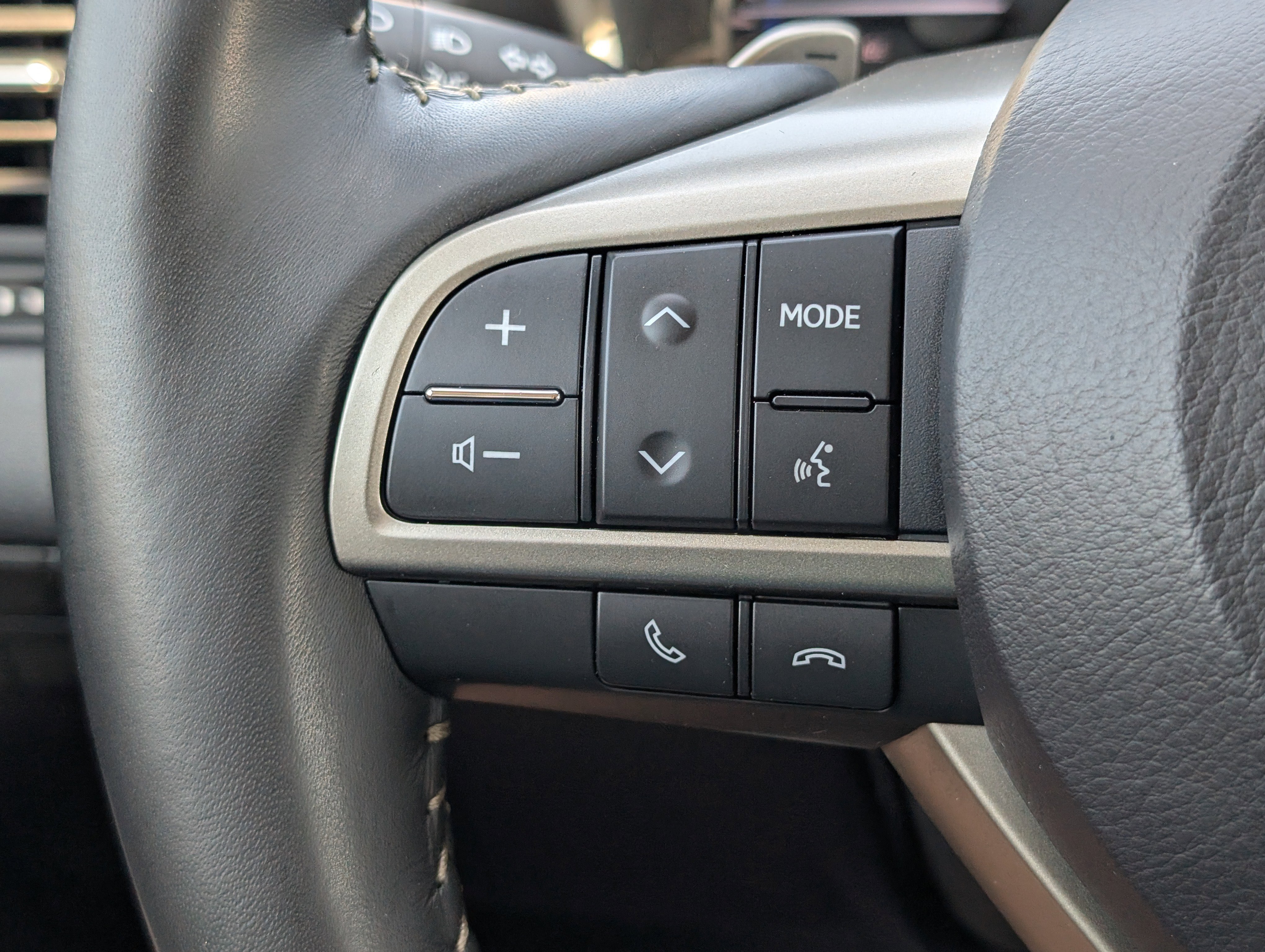Used 2021 Lexus RX 450h AWD w/ Premium Package image 15