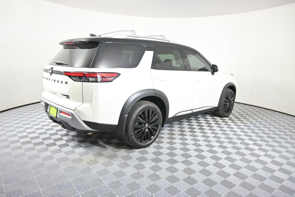 Used 2024 Nissan Pathfinder Platinum w/ Black Appearance Package AWD/4WD image 6
