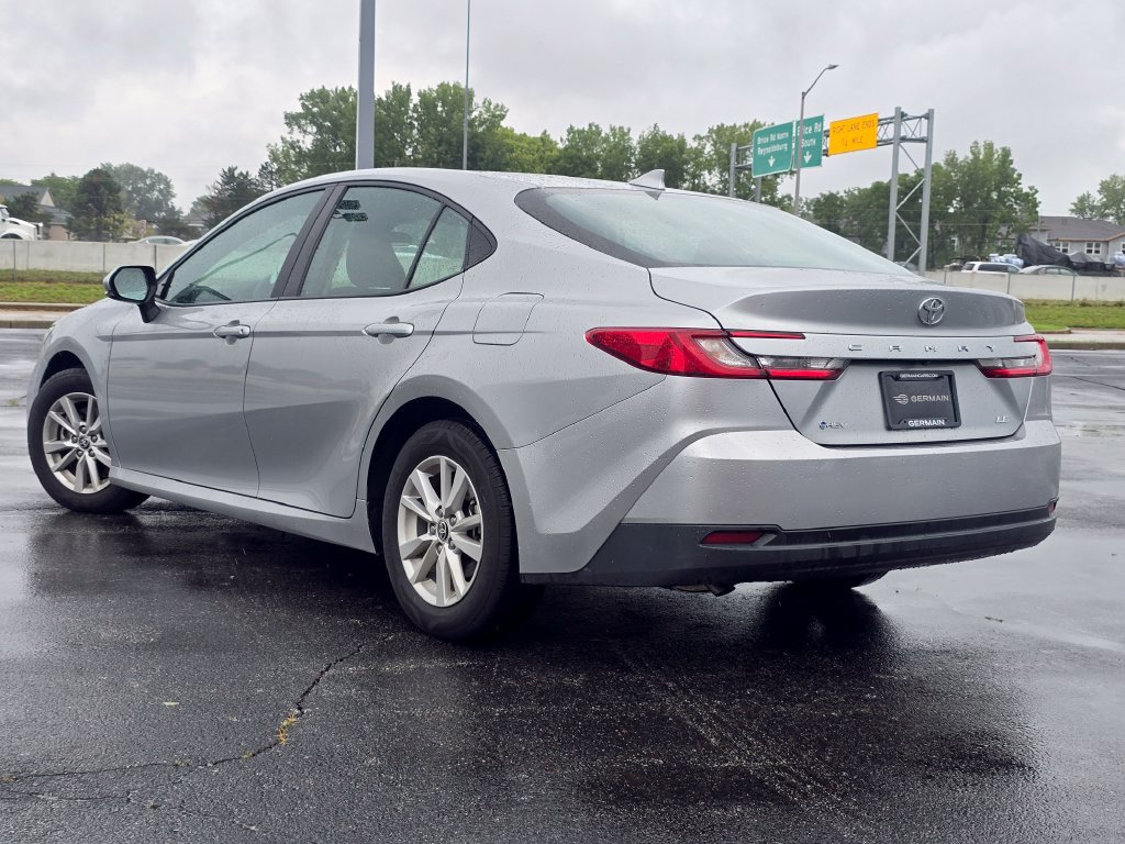 Used 2025 Toyota Camry LE FWD image 13