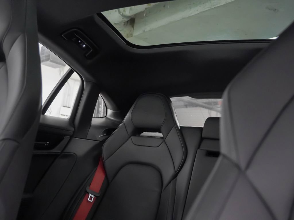 Certified 2025 Porsche Panamera 4 AWD/4WD image 25