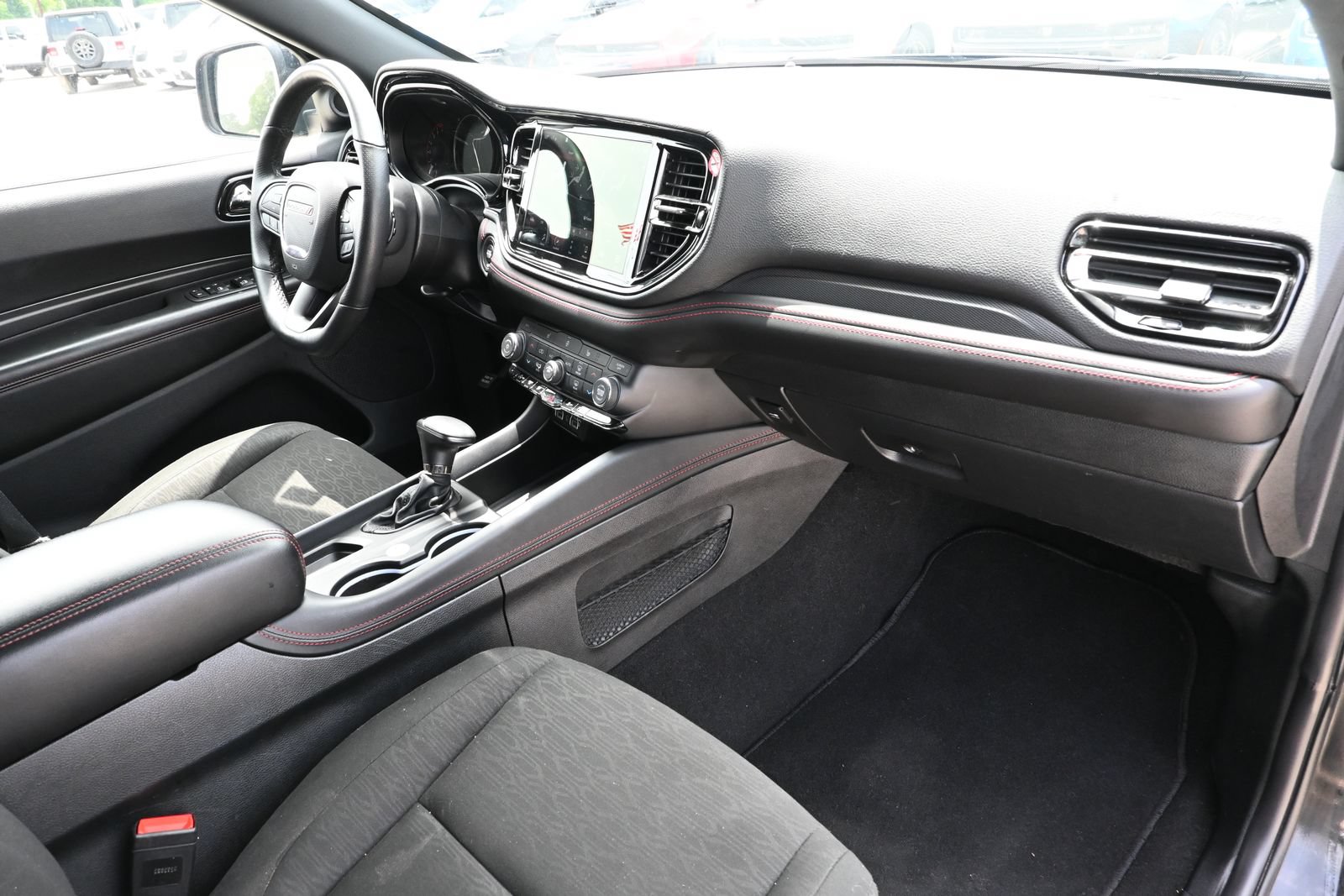 Used 2025 Dodge Durango GT RWD image 31