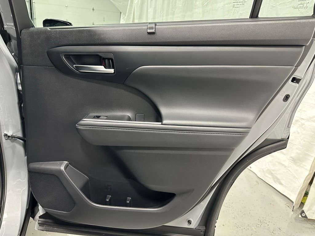 Used 2025 Toyota Highlander XSE image 56