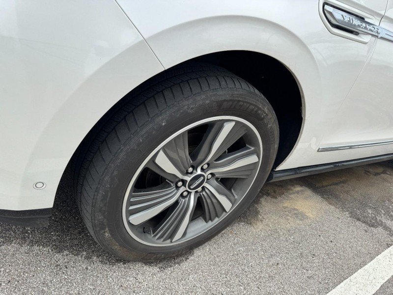 Used 2019 Lincoln Navigator L Reserve AWD/4WD image 4