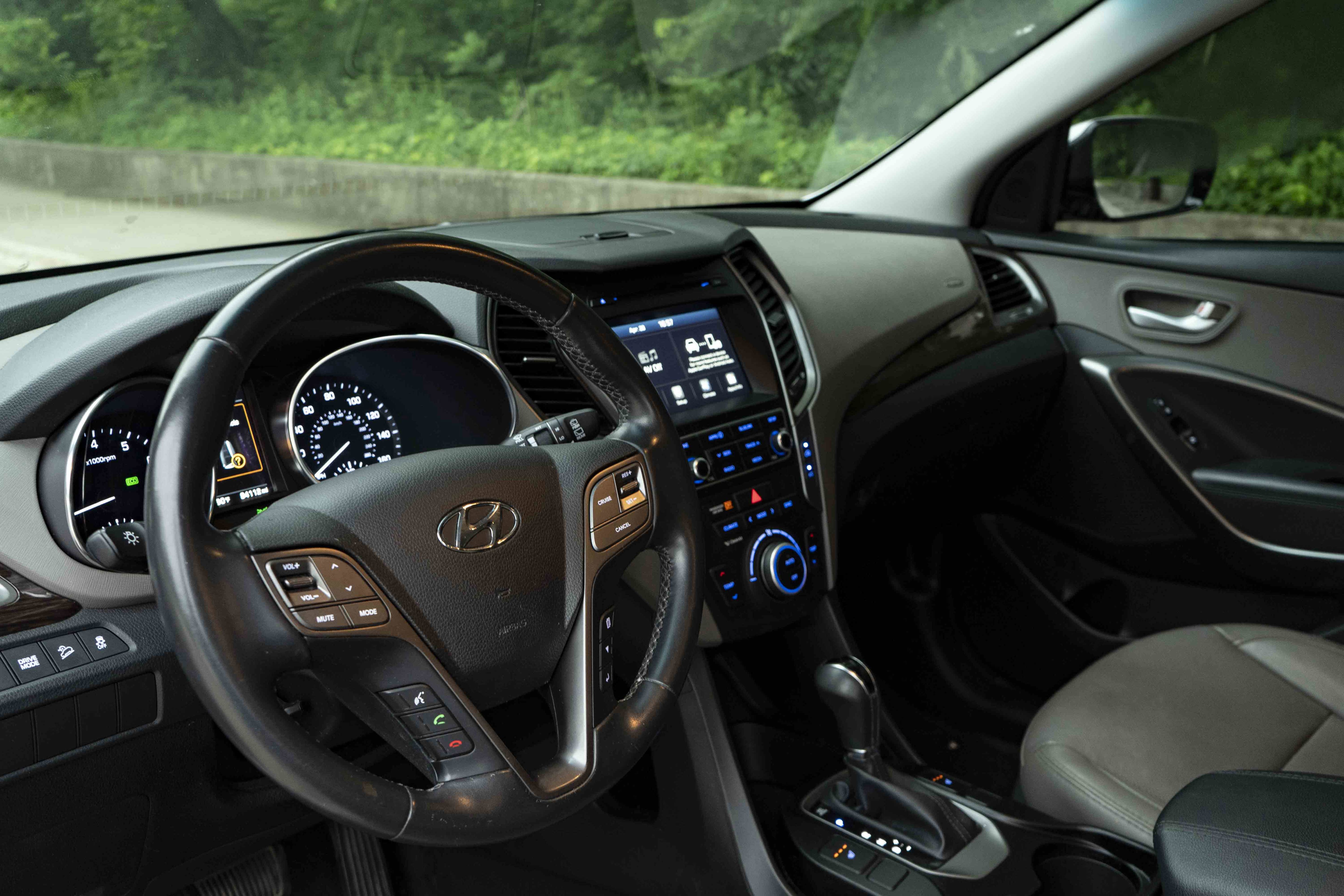 Used 2017 Hyundai Santa Fe Sport FWD image 16