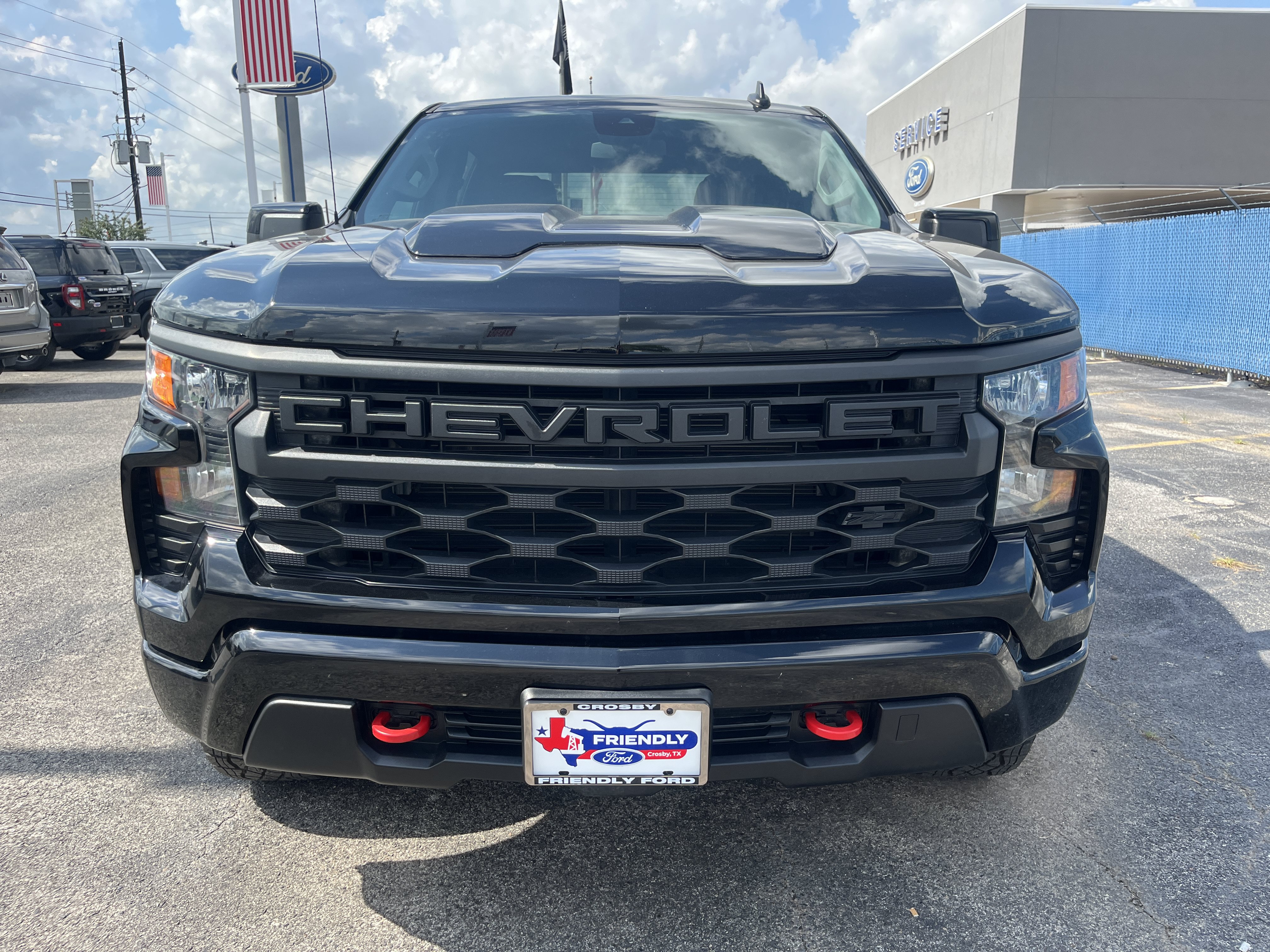 Used 2025 Chevrolet Silverado 1500 Custom Trail Boss w/ LPO, Dark Essentials Package AWD/4WD image 8