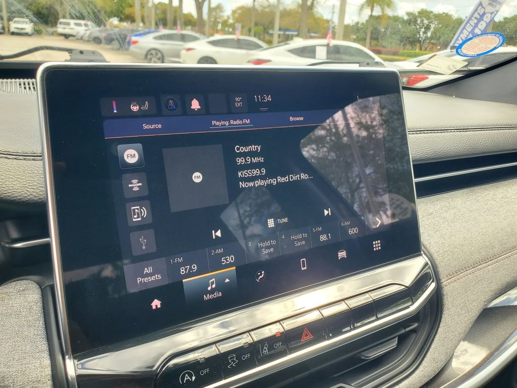 Used 2023 Jeep Compass Latitude image 27