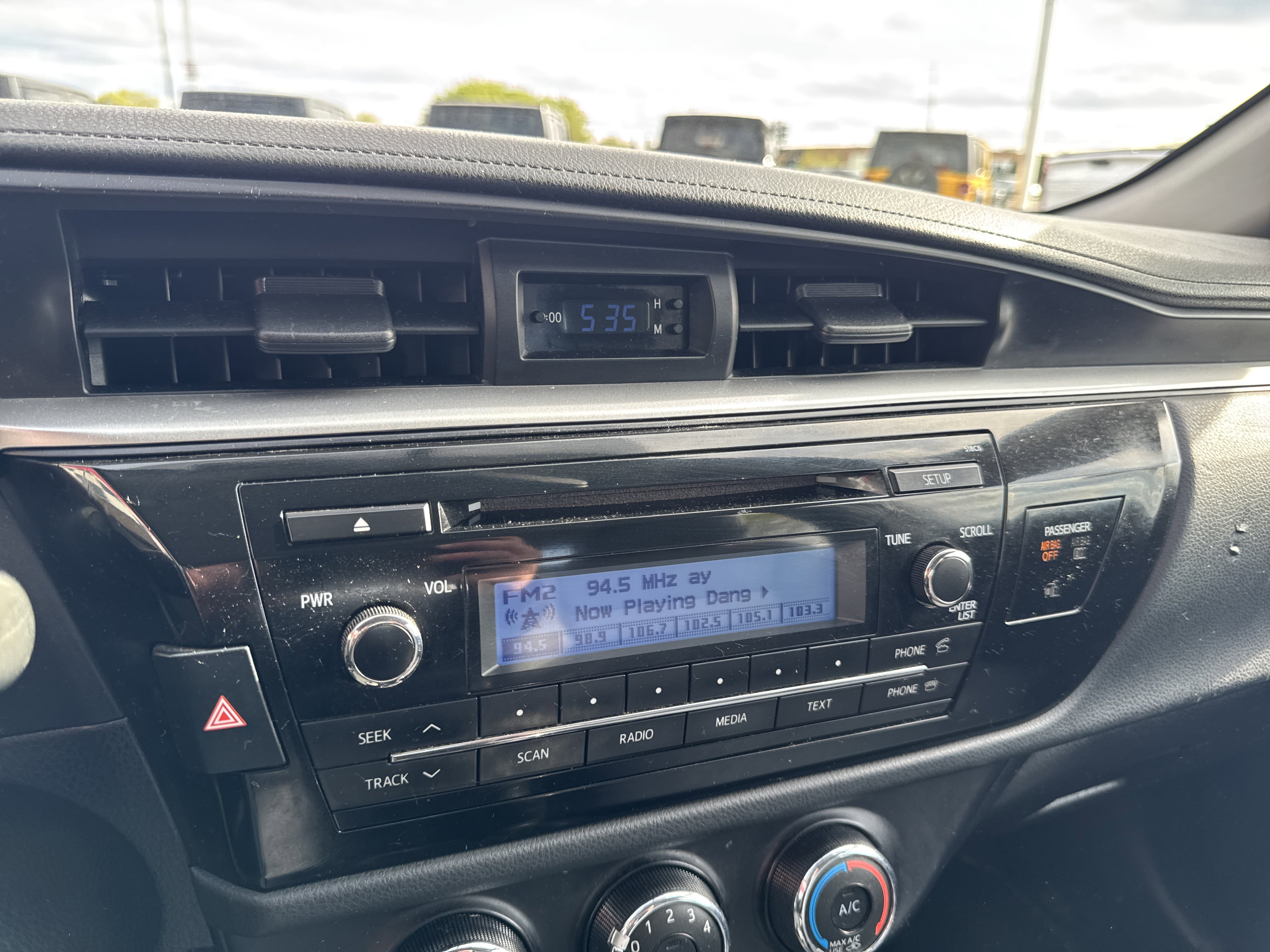 Used 2015 Toyota Corolla L FWD image 22