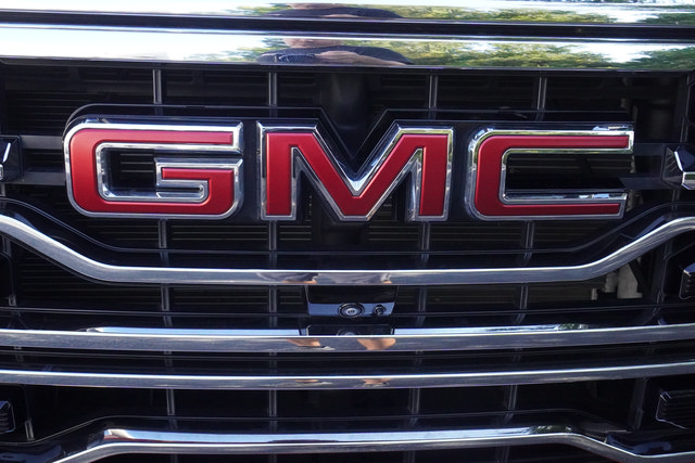 Used 2024 GMC Sierra 1500 SLT w/ SLT Premium Plus Package AWD/4WD image 46