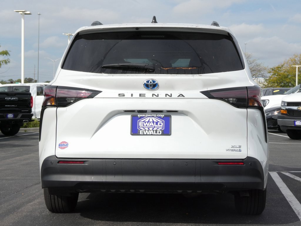 Used 2023 Toyota Sienna XLE image 22