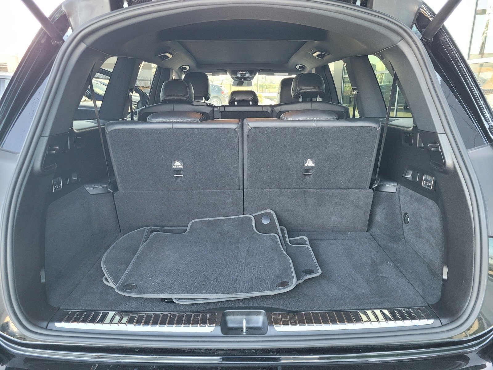 Used 2024 Mercedes-Benz GLS 450 4MATIC image 29