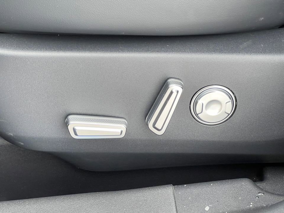 New 2026 Lincoln Nautilus Reserve w/ Jet Appearance Package AWD/4WD image 9