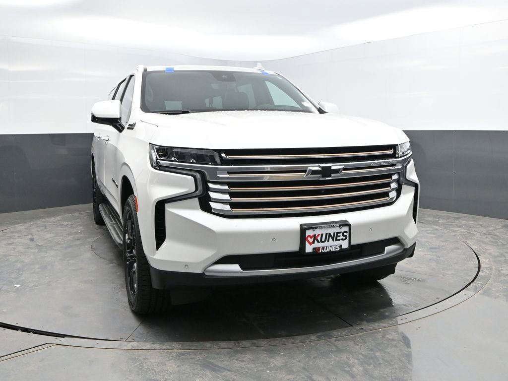 Used 2023 Chevrolet Suburban High Country w/ Max Trailering Package AWD/4WD image 4