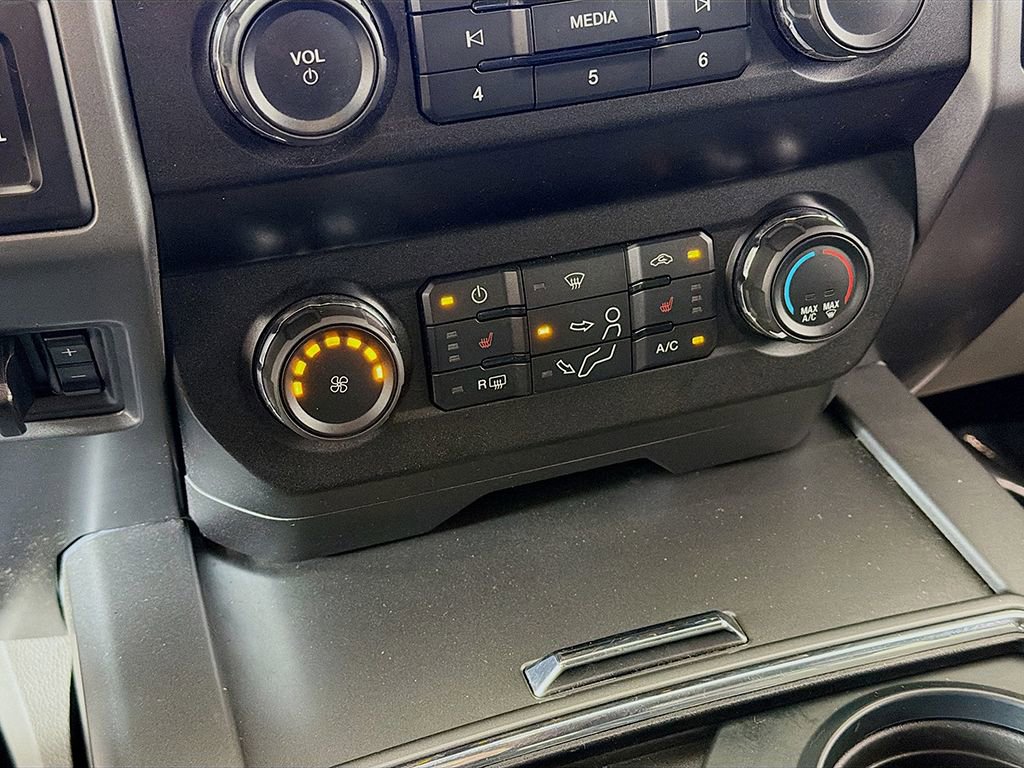 Used 2019 Ford F250 XLT w/ XLT Premium Package AWD/4WD image 32