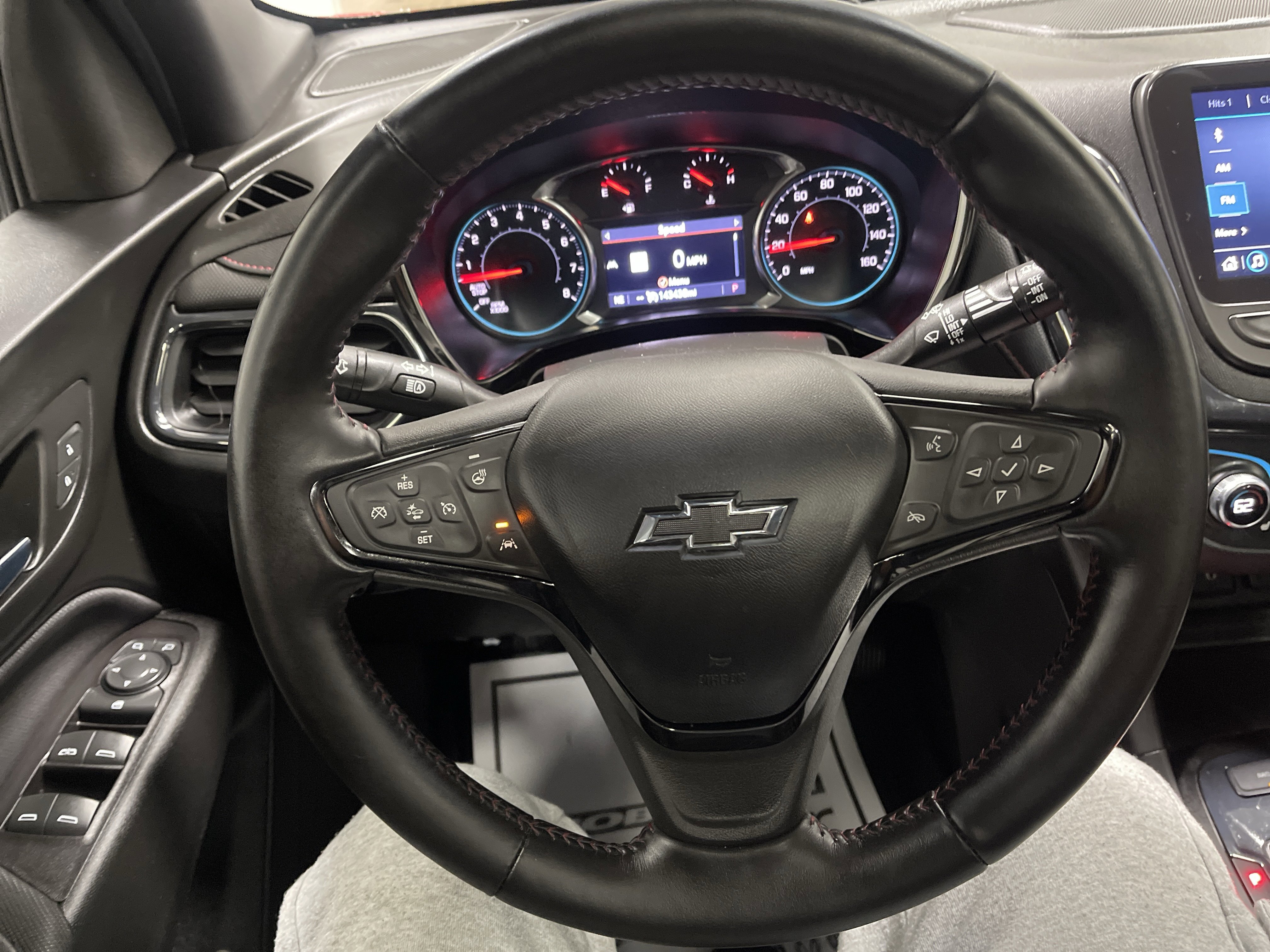 Used 2022 Chevrolet Equinox RS w/ RS Leather Package image 31