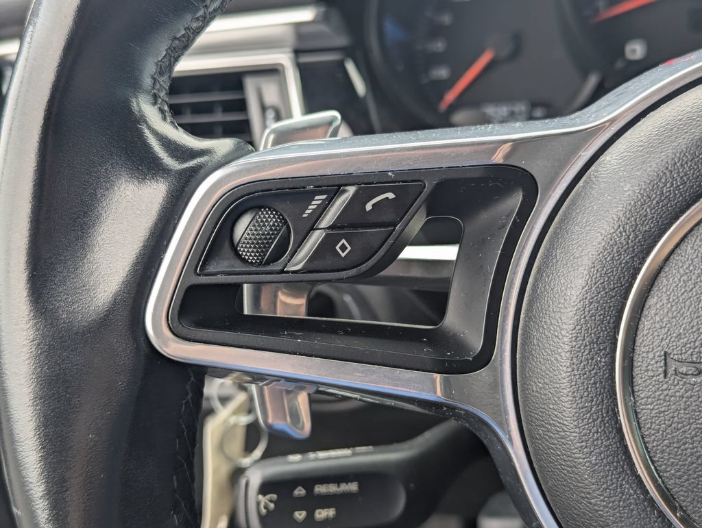 Used 2018 Porsche Macan AWD/4WD image 18