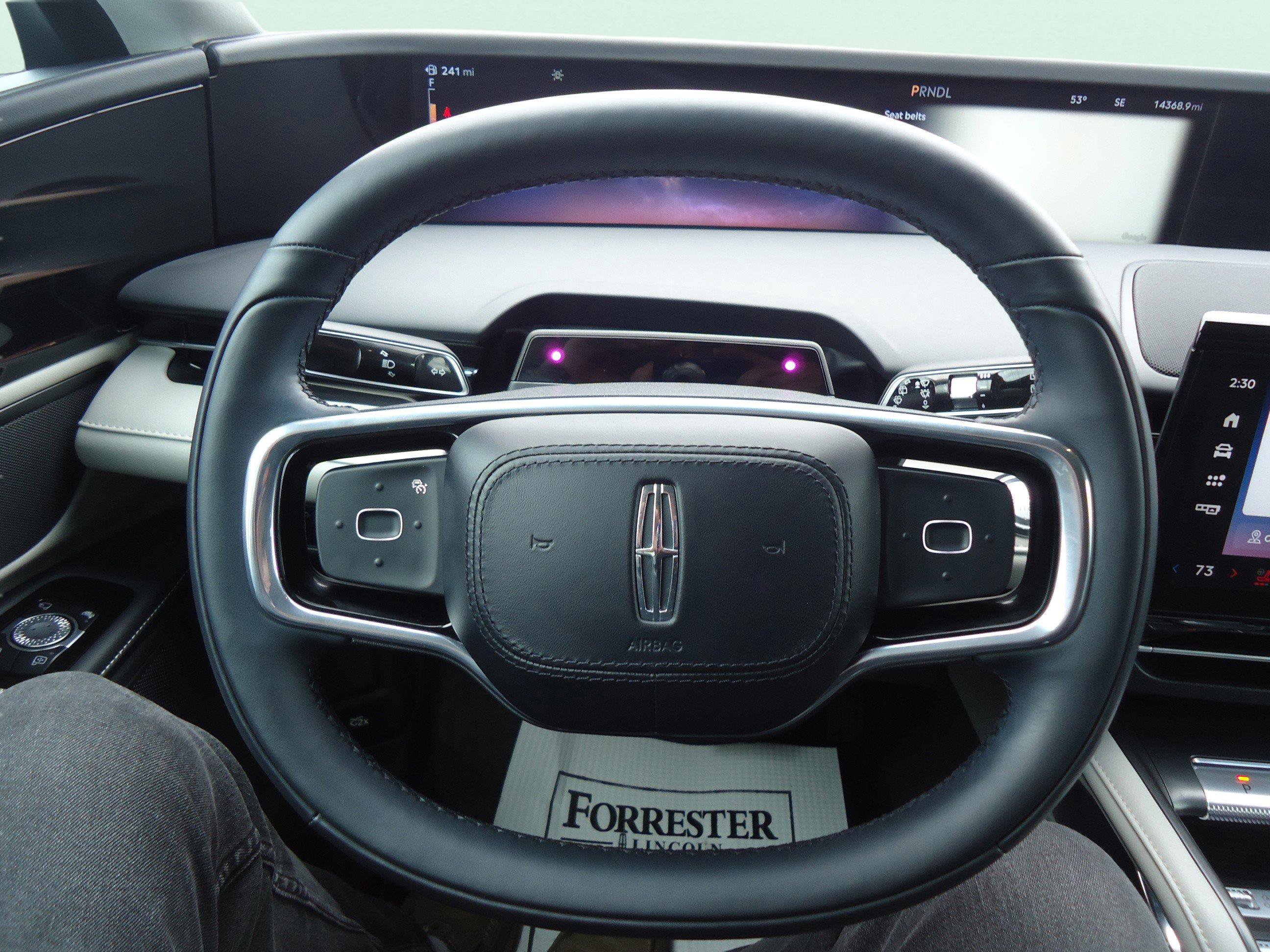 Used 2024 Lincoln Nautilus Reserve AWD/4WD image 12