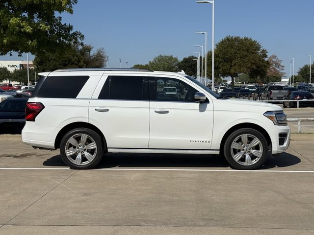 Used 2024 Ford Expedition Platinum RWD image 3