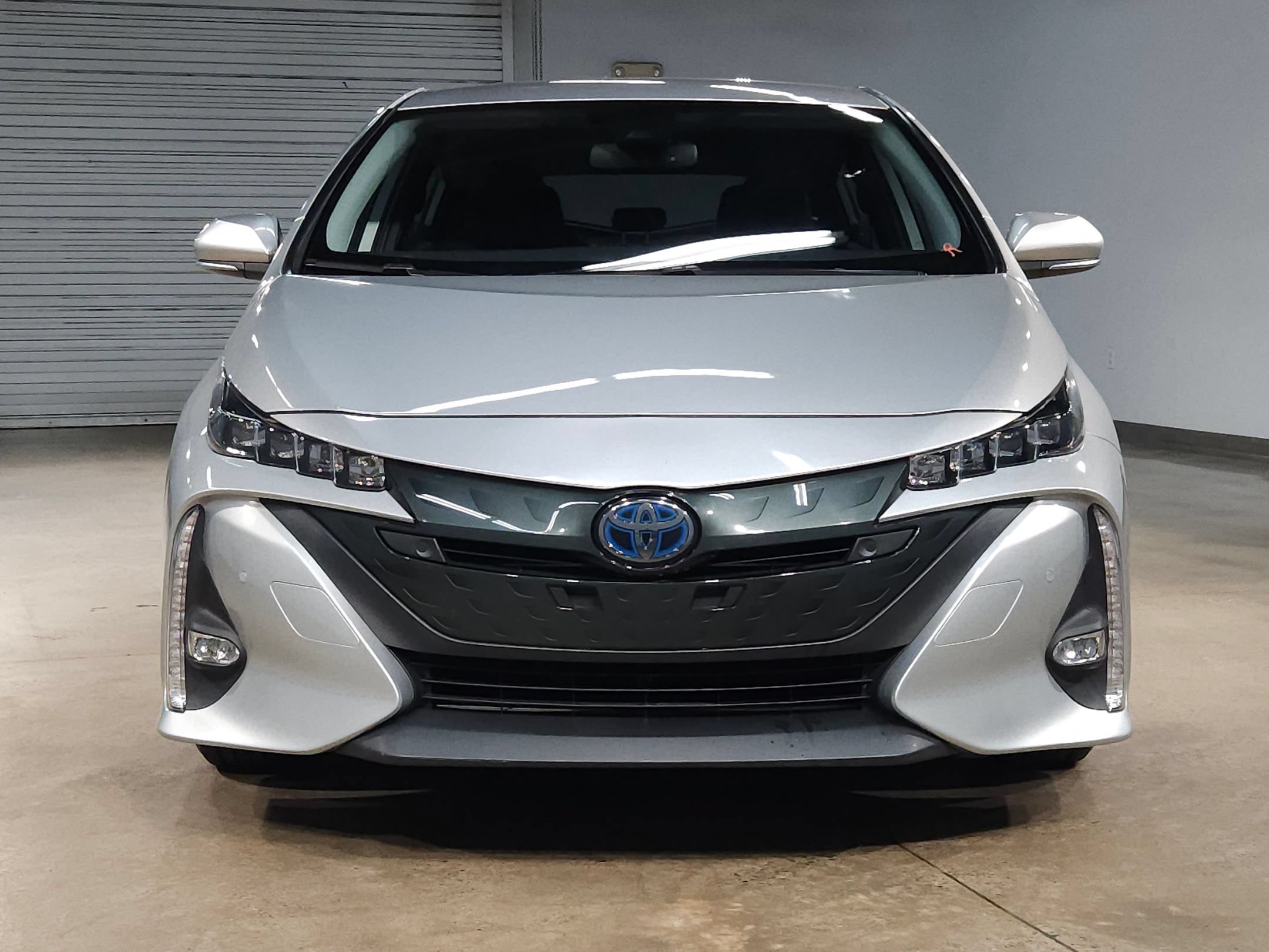 Used 2021 Toyota Prius Prime Limited FWD image 2