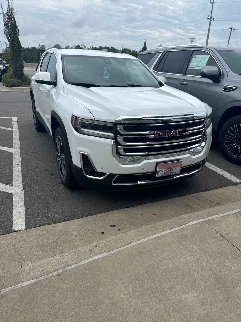 Used 2023 GMC Acadia SLT w/ Technology Package FWD image 3