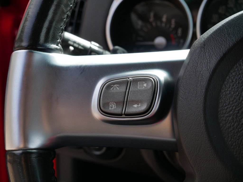 Used 2004 Chevrolet SSR RWD image 17