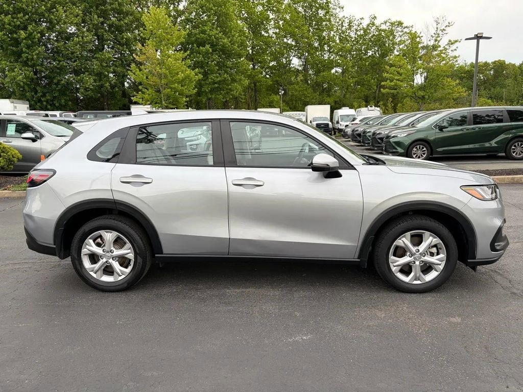 Used 2023 Honda HR-V LX image 4