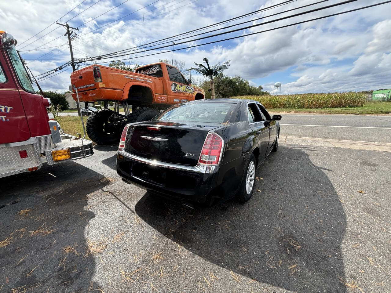 Used 2013 Chrysler 300 image 4