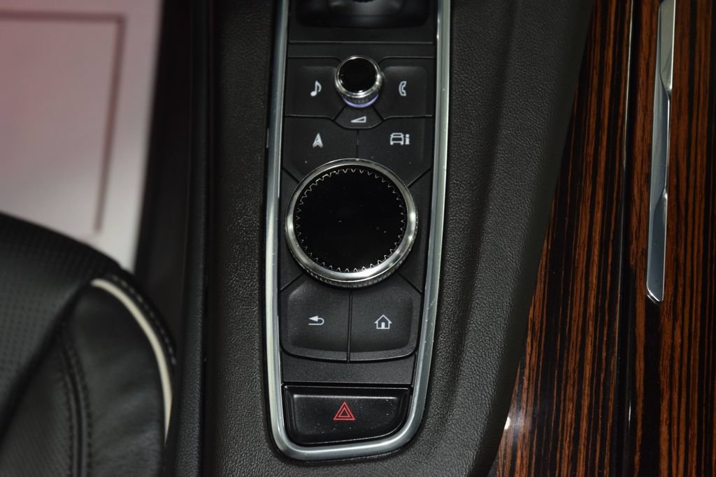 Used 2024 Cadillac Escalade ESV Premium Luxury w/ LPO, Floor Liner Package AWD/4WD image 36