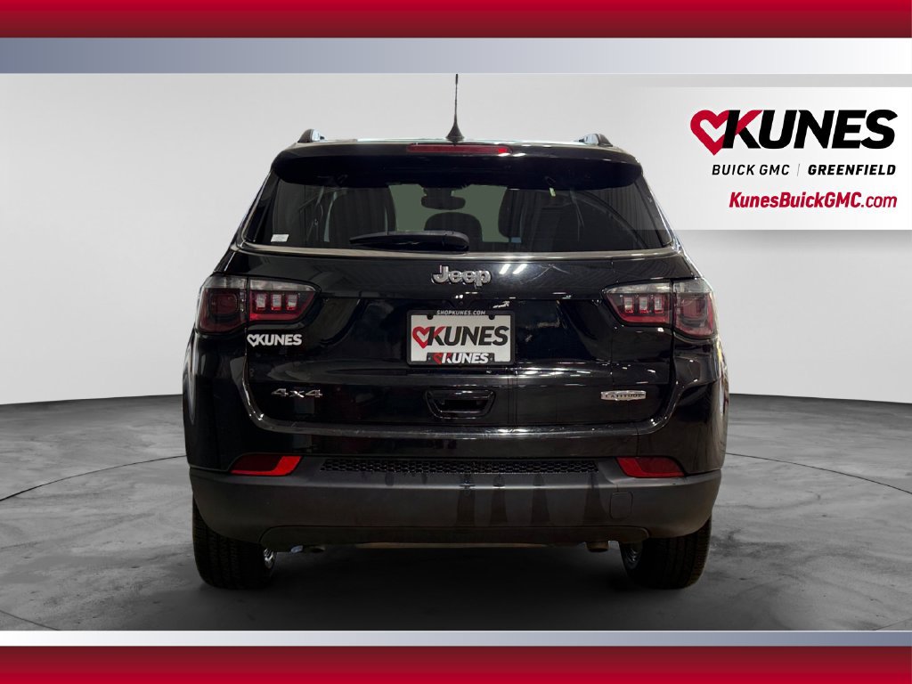 Used 2024 Jeep Compass Latitude AWD/4WD image 8