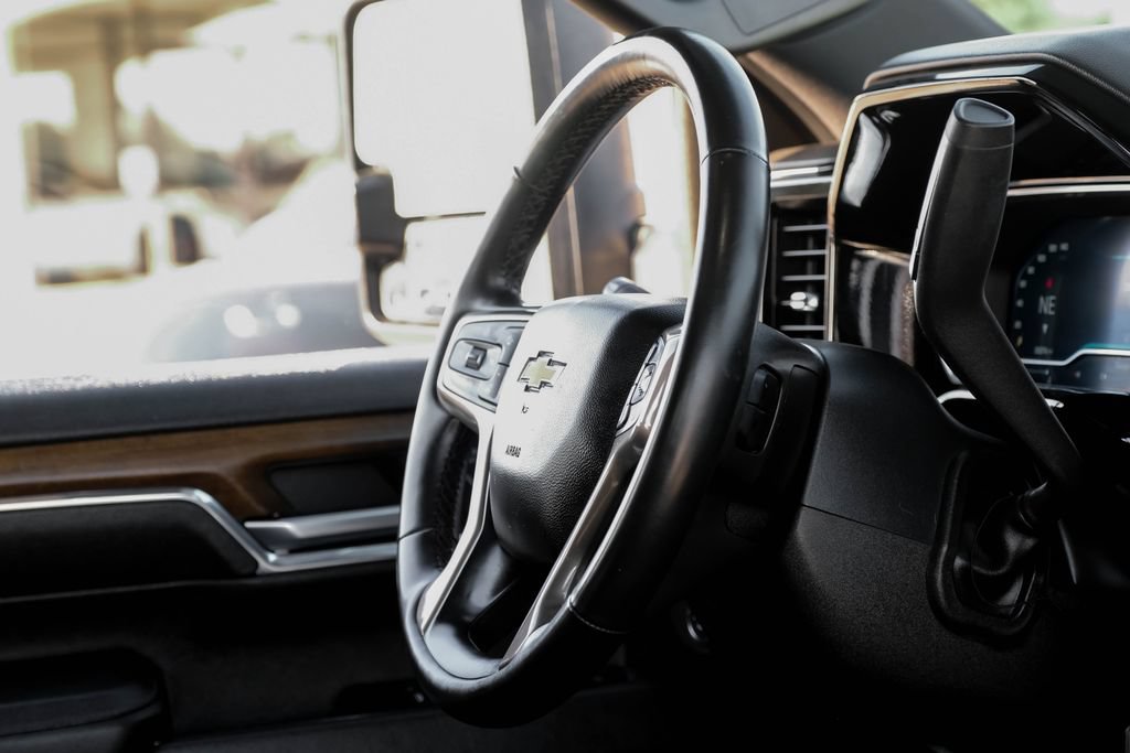 Used 2024 Chevrolet Silverado 3500 High Country w/ High Country Premium Package AWD/4WD image 13