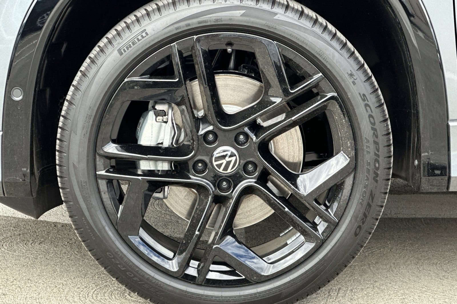 New 2026 Volkswagen Tiguan SE R-Line AWD/4WD image 25