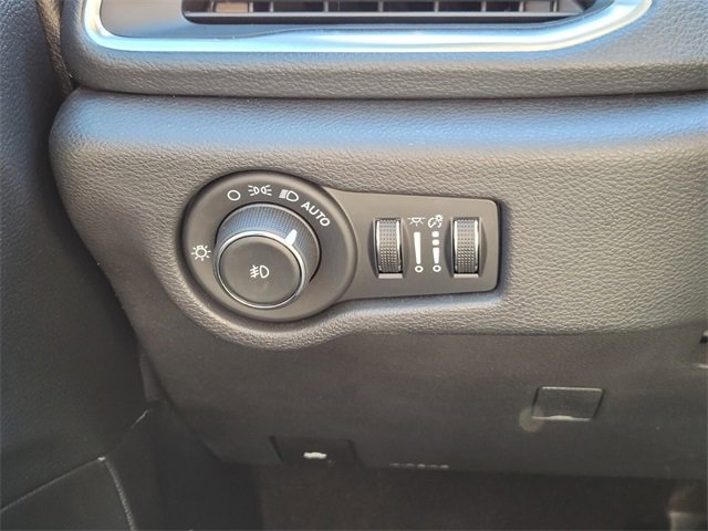 Used 2020 Chrysler Pacifica Limited w/ Advanced Safetytec Group image 40