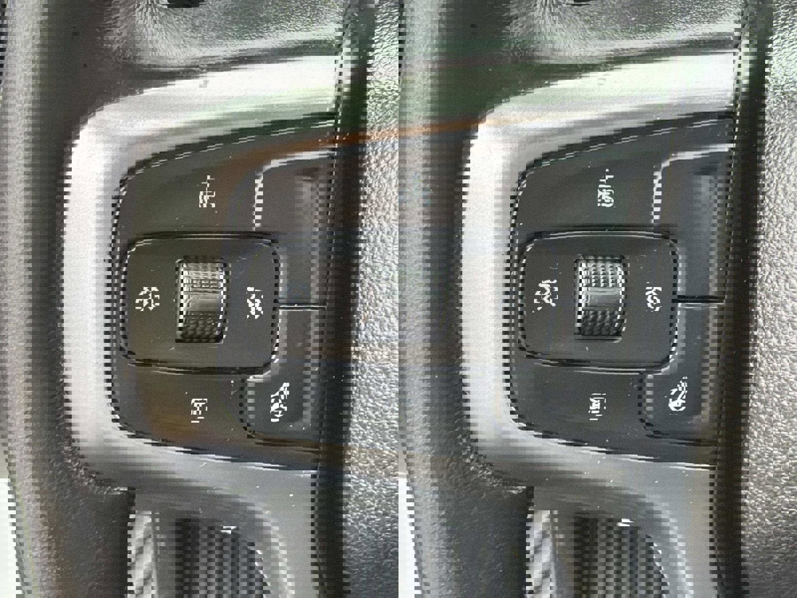 Used 2021 Chevrolet Silverado 1500 LT w/ Z71 Off-Road Package image 6