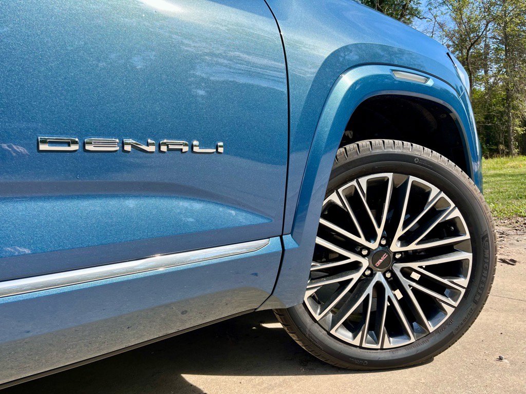 New 2026 GMC Terrain Denali w/ LPO, Floor Liner Package image 10