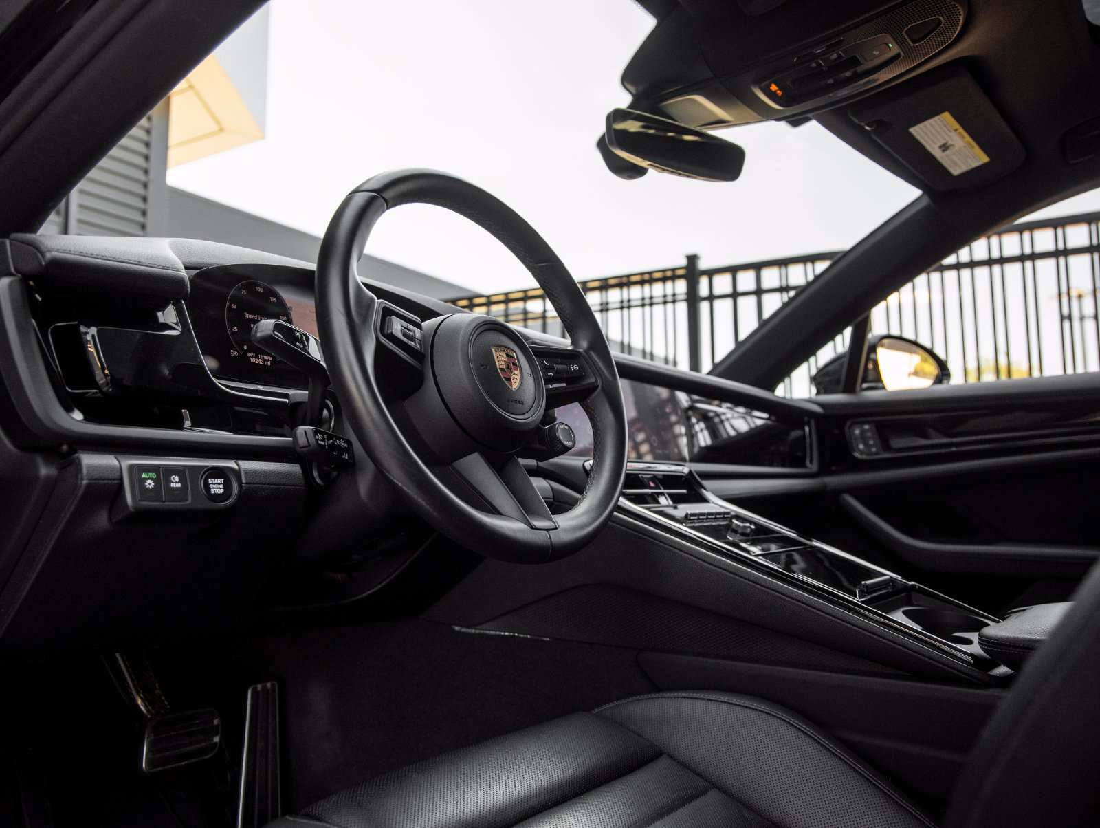 Certified 2025 Porsche Panamera image 4